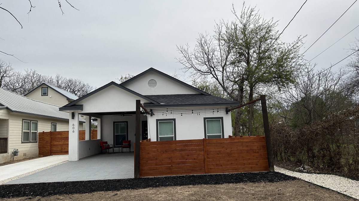 Southtown House | Downtown 3bd 2bth, walk to Riverwalk, Southtown!
