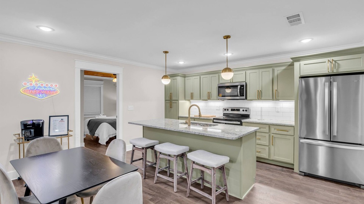 Starkville House | Downtown Access | Spacious | Family Space