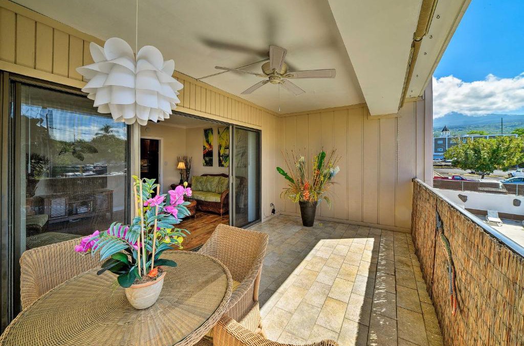 Historic Kailua Village Apartment | Downtown Air Conditioned Condo Walk to Beaches
