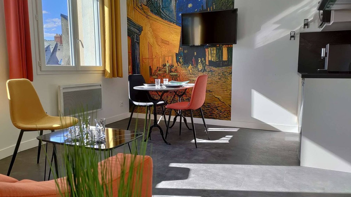 Laval Apartment | Downtown apartment | LAVALOC