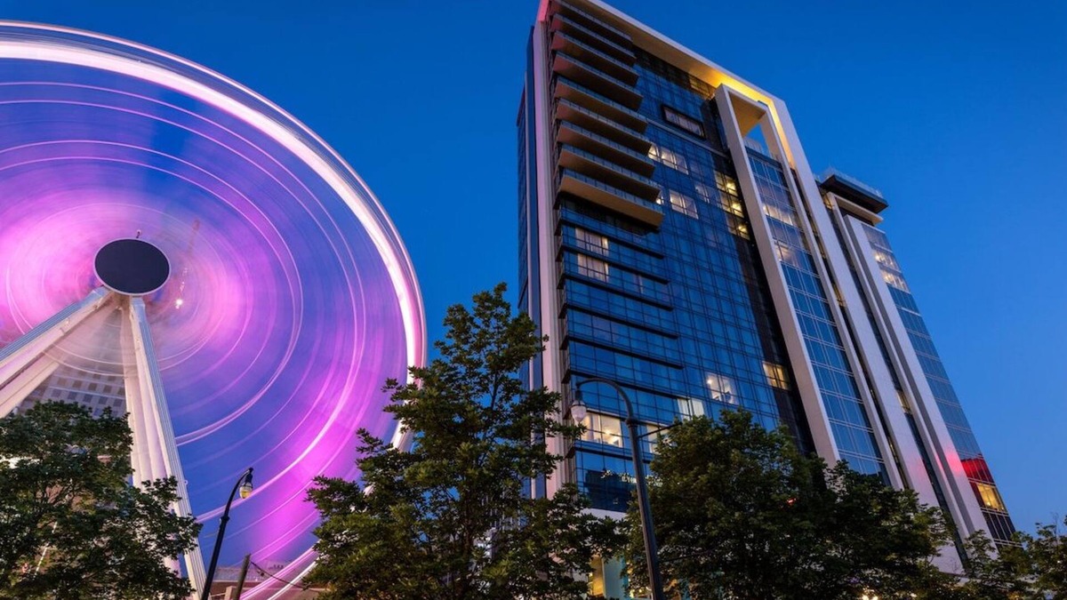 Fairlie-Poplar Historic District Resort | Downtown Atlanta 1 Bedroom Presidential Unit!