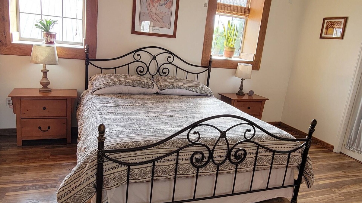 Black Mountain House | Downtown Black Mountain Escape