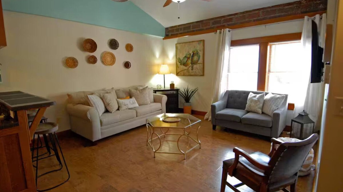Bloomington Apartment | "Downtown Bloomington Loft-Style Urban Retreat"