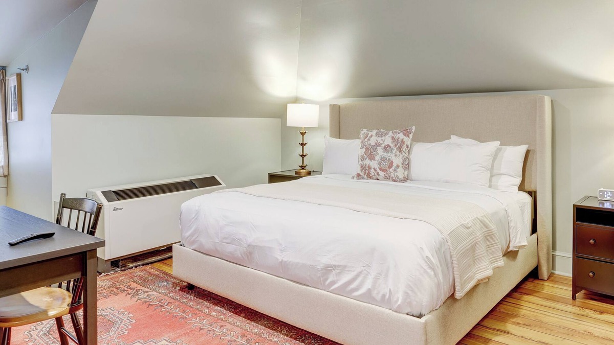 North Downtown Hotel | Downtown Boutique Hotel with Pool