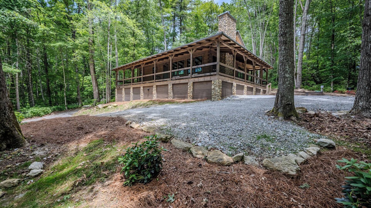 Cashiers Cottage | DOWNTOWN CASHIERS COZY CABIN EASY WALK TO TOWN