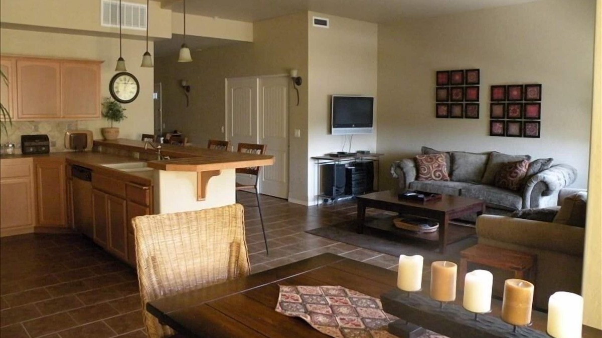 Coeur d'Alene Condo | Downtown Cd’A Condo ~ Clean * Convenient * Comfortable