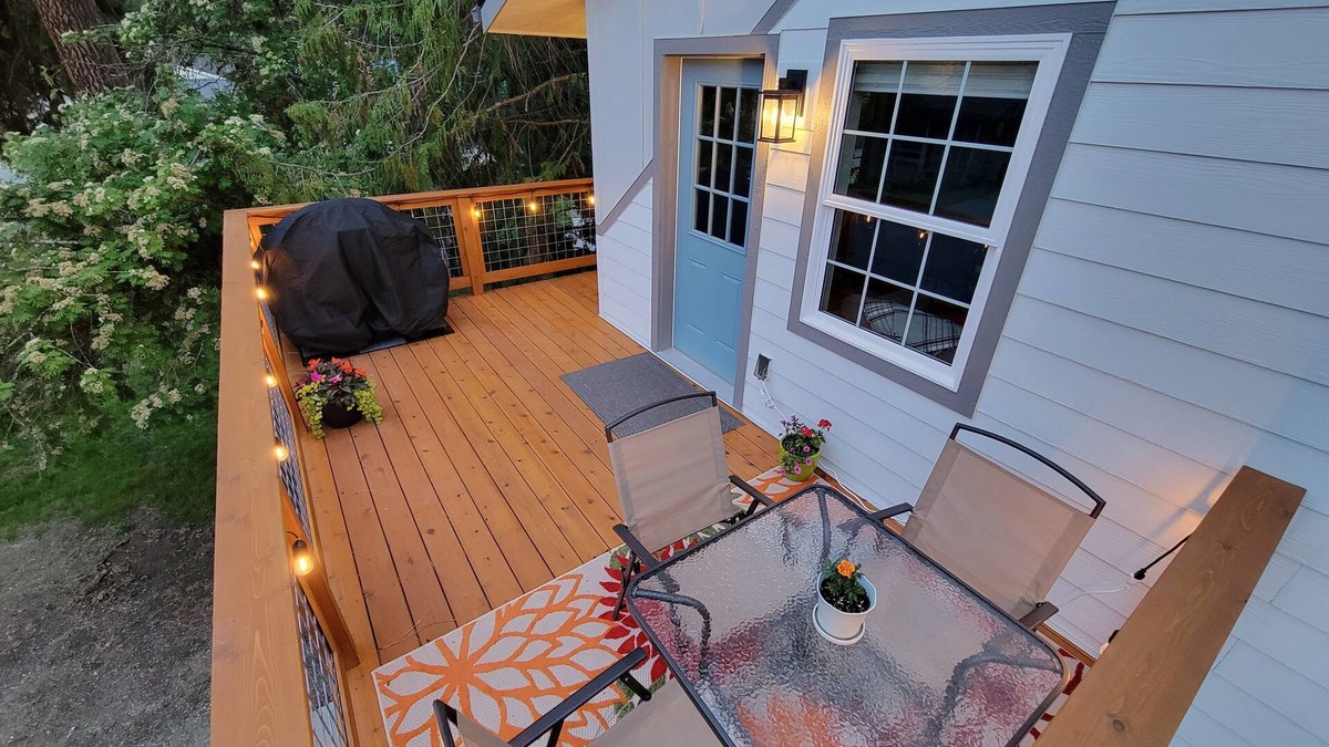 Coeur d'Alene House | Downtown CDA Treetop Loft