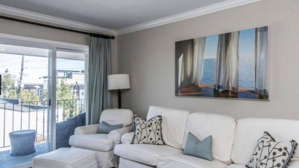 Charleston Historic District Condo | Downtown Charleston! Walking distance to The Battery!