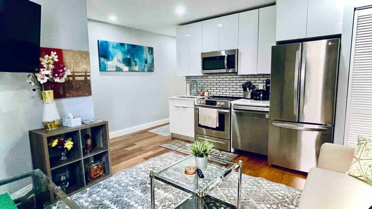 Center City Apartment | Downtown City Hall close by Kimmel Center 1BD