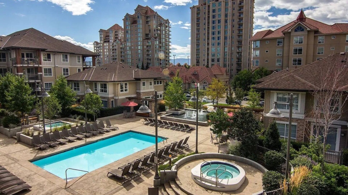 North End Condo | Downtown Condo Resort by the Beach