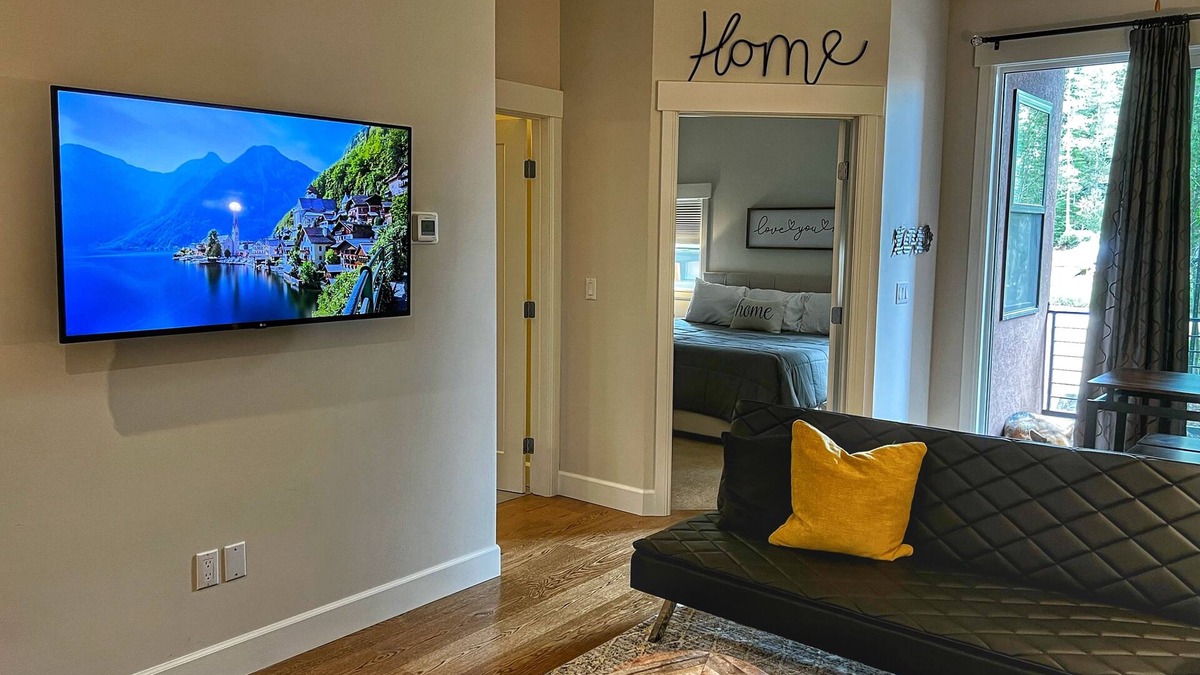 Grand Lake Condo | Downtown condo short walk to lake, patio and awesome common area