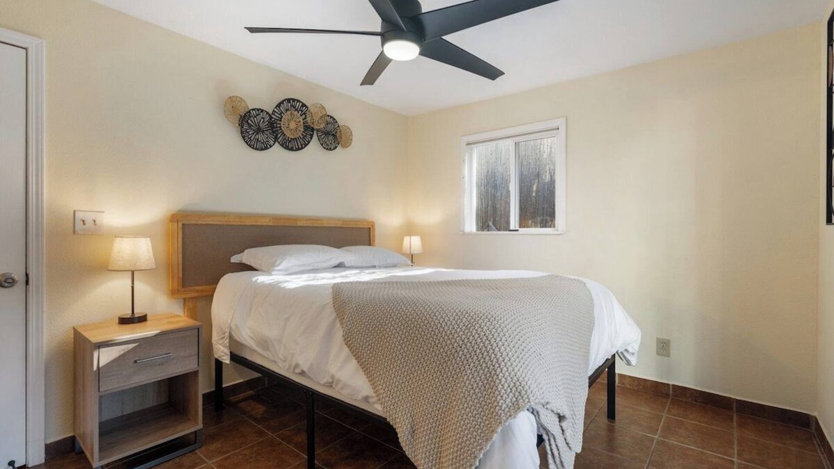 Grant Hill House | Downtown Cottage blocks from Petco Park!
