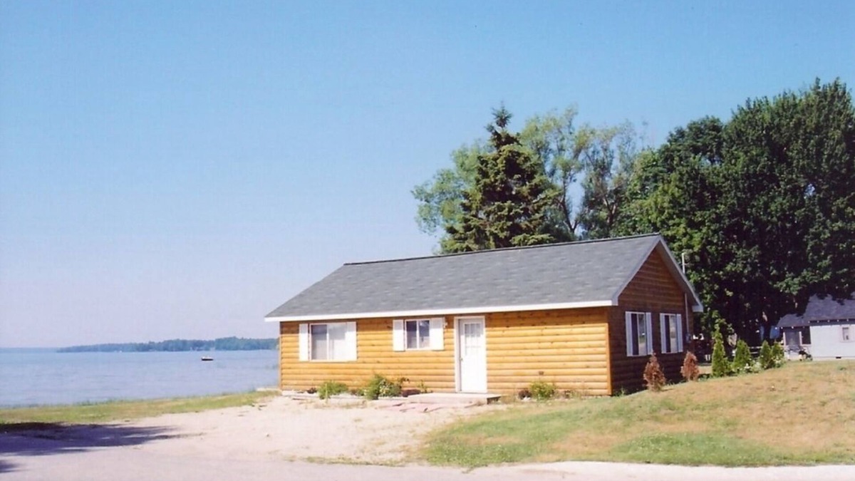 Curtis Cabin | Downtown Curtis South Manistique Lakefront Cabin