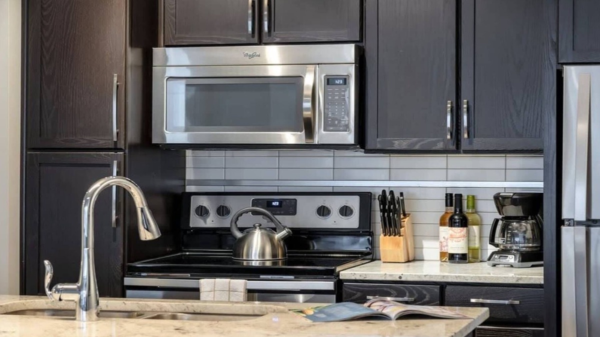 Downtown Dallas Apartment | Downtown Dallas CozySuites w/gym #2