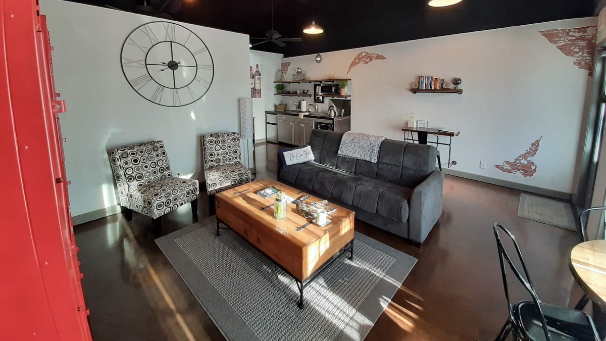 Demorest Apartment | Downtown Demorest Industrial Modern Studio Apartment short walk to Piedmont Col