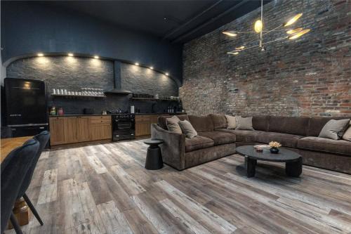 Downtown Louisville Apartment | Downtown Derby Delight