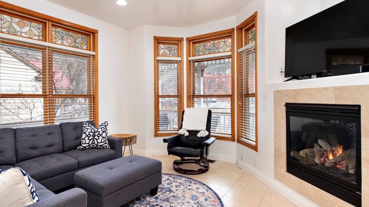 Glenwood Springs House | Downtown Duplex, Walk to Hot Springs, Pet Friendly
