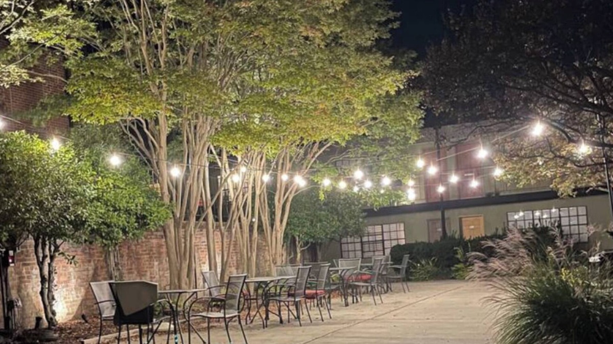 Downtown Apartment | *Downtown Durham* Poolside Condo Next to Duke