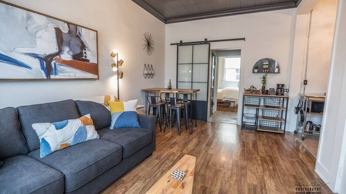 Downtown Apartment | Downtown Dwelling 1612