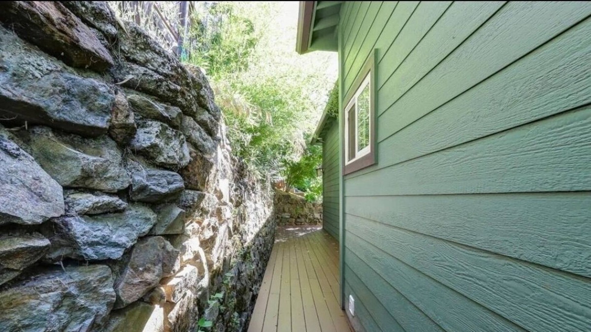 Grass Valley Cottage | Downtown Grass Valley Mining Cottage from 1880's