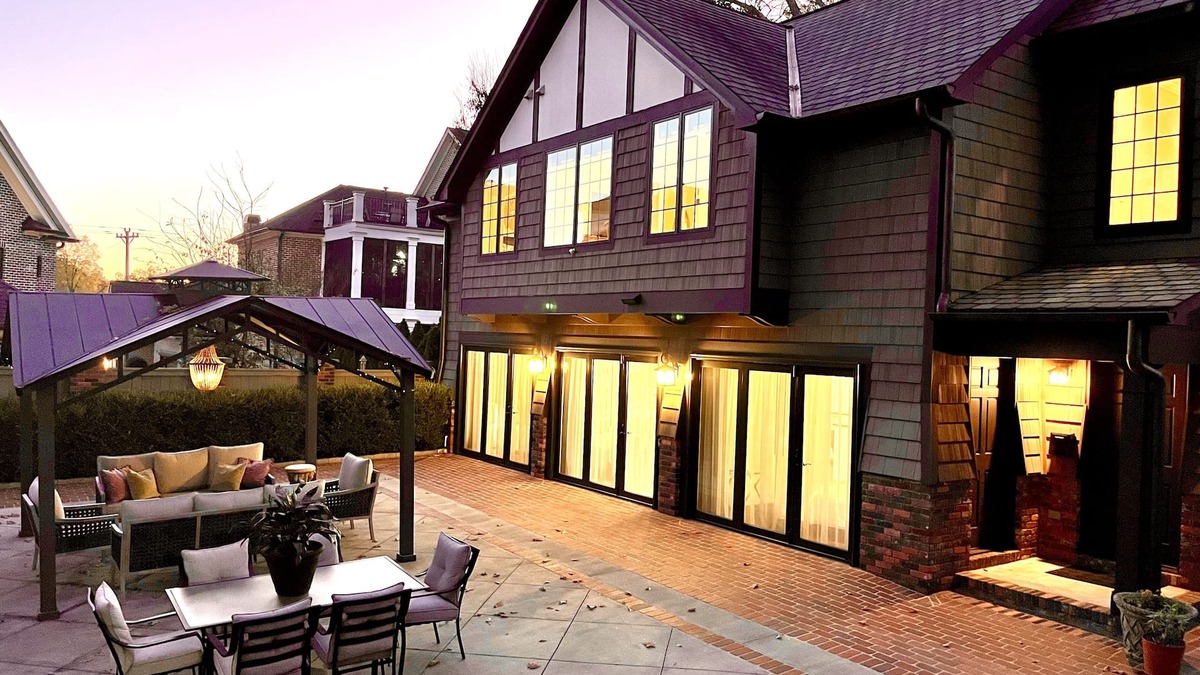 Pettigru Street Historic District House | Downtown Greenville Lux Carriage House—Walk to Main St, SR Trail, The Well Arena
