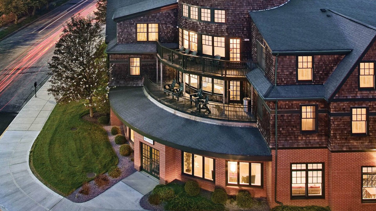 The Point Condo | Downtown Harbor Resort/Boat Show/Parking/Pool/Hot Tub/BBQ! Wyndham Long Wharf
