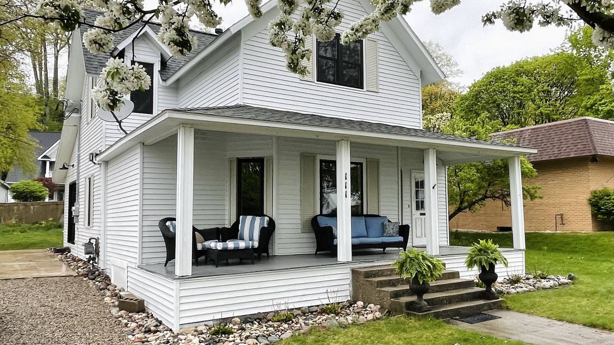 Harbor Springs House | Downtown Harbor Springs! Close to everything!