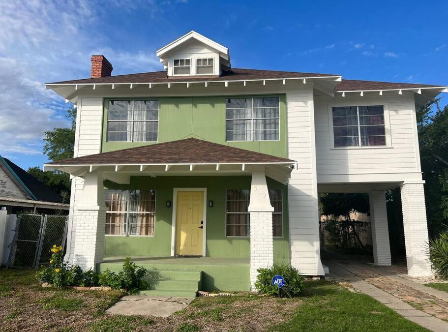 Harlingen House | Downtown Harlingen 2 Story Home!