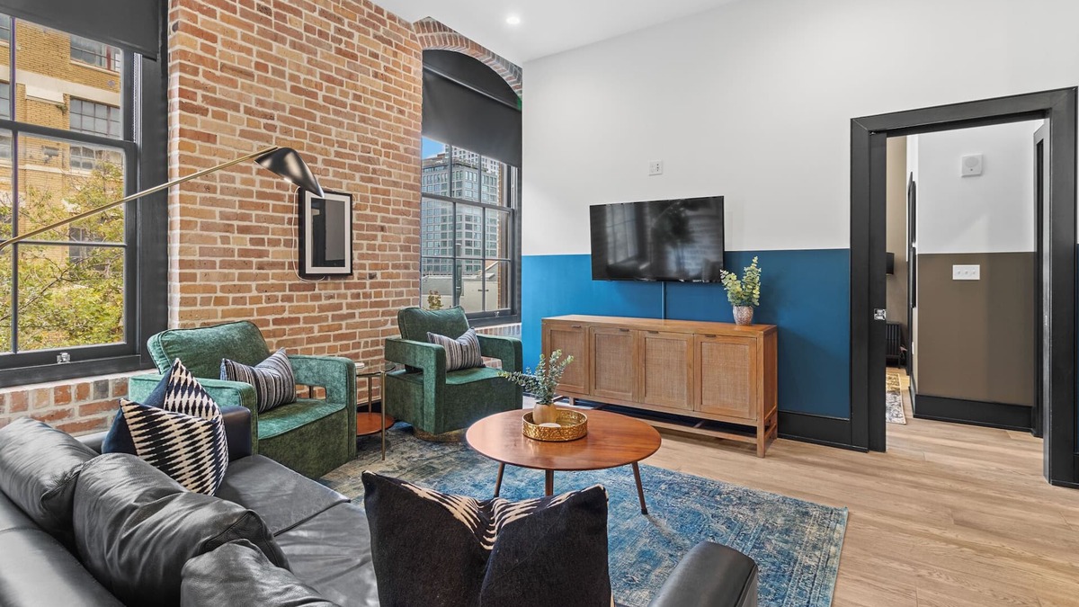 Central Business District Hotel | Downtown Heated Rooftop Pool Gym Gameroom