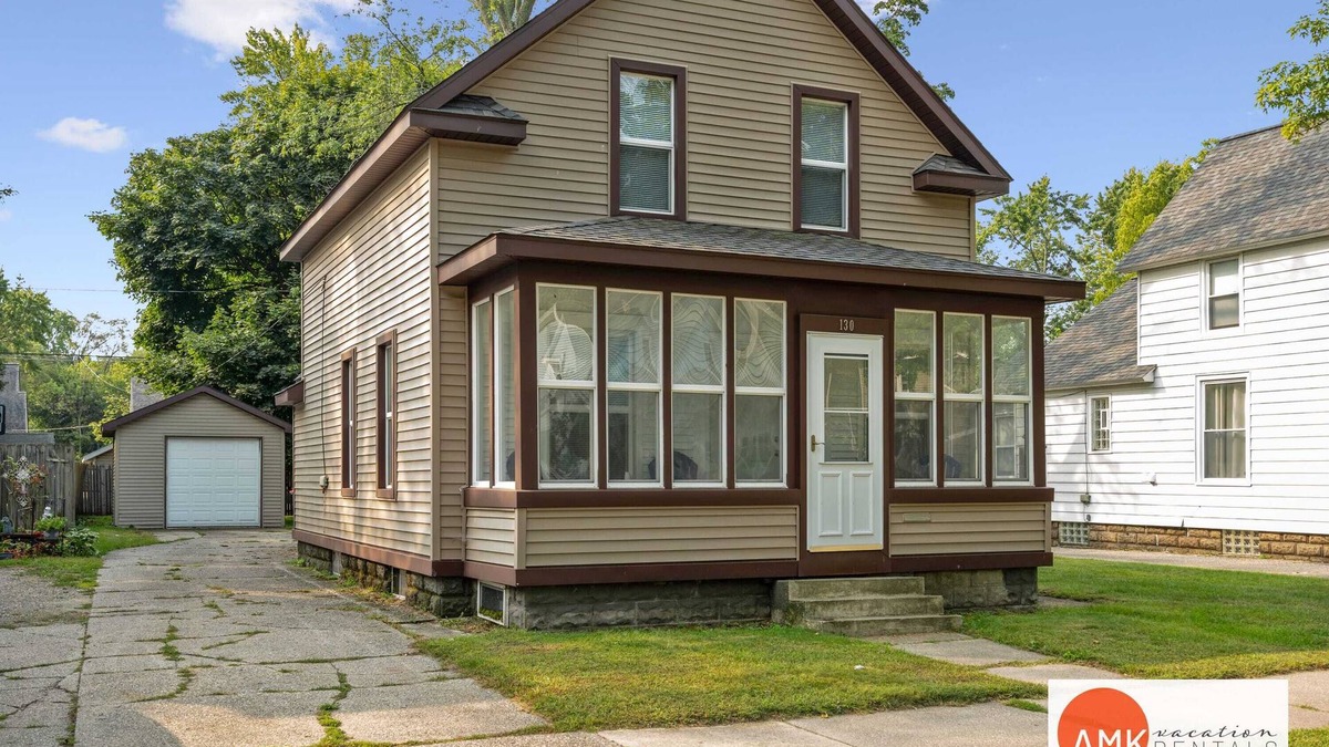 Holland House | Downtown Holland Charmer