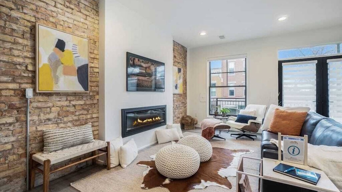 Holland Condo | Downtown Holland Luxury Condo on 8th—George 201