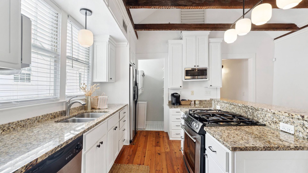 Cannonborough Elliotborough House | Downtown Home Centrally Located