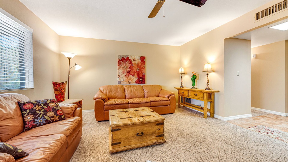 East Mesa House | Downtown Home w/Enclosed Yard, Gas Grill, Free WiFi, Central A/C, Washer/Dryer