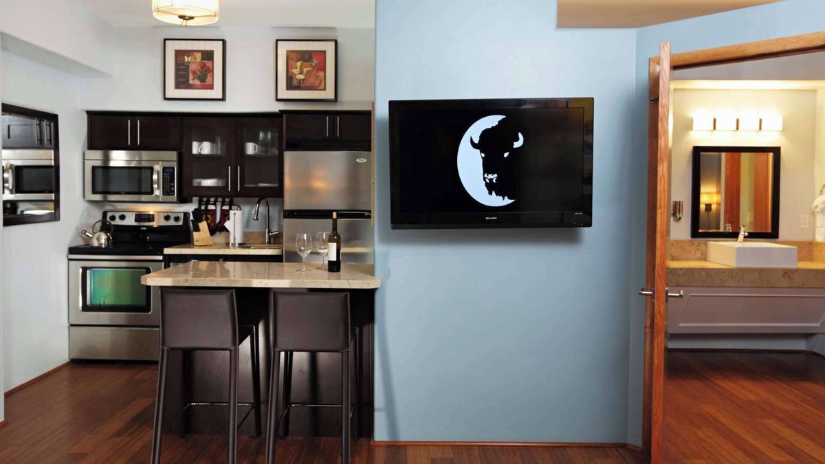 Jackson Hole Hotel | Downtown Jackson - 1 Bedroom Miller Park Deluxe Suite