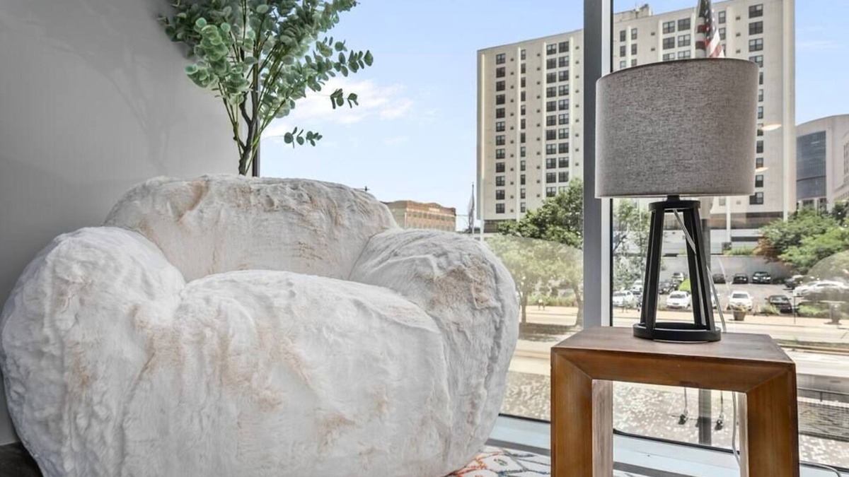 Downtown Kansas City Apartment | Downtown Kansas City One Bedroom Suite w/GYM