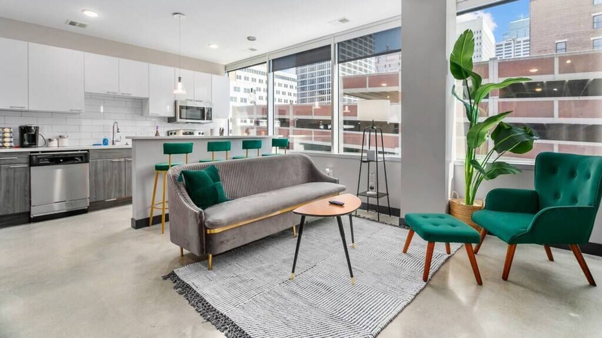 Downtown Kansas City Apartment | Downtown KC 2 Bedroom 2 Bath Stunning City View