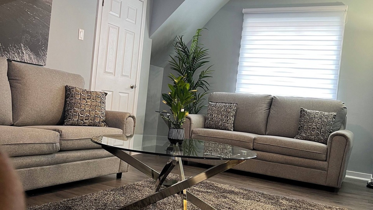 Lowertown Apartment | Downtown - Large Modern 2 BR APT + 1 Free Parking