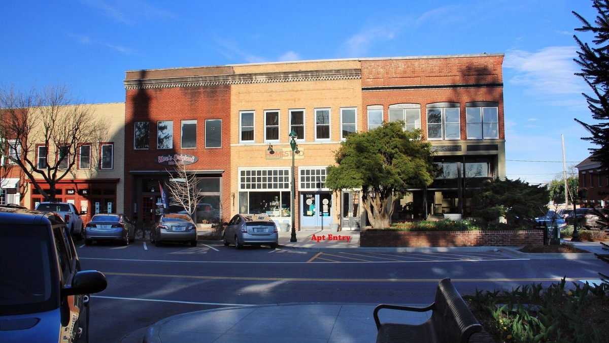 Hendersonville Apartment | Downtown Loft in the Heart of Historic Hendersonville! Best Main St Location!