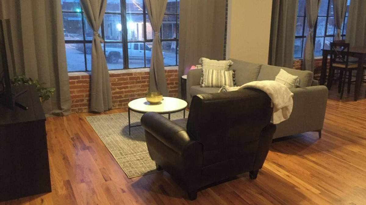 Webb City Apartment | Downtown loft in Webb City! New! 🥇🌟