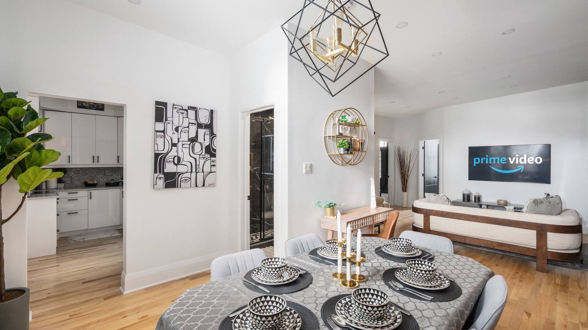 Plateau Mont Royal Condo | Downtown Luxe: Metro, King Bed, Parking, Sleeps 6