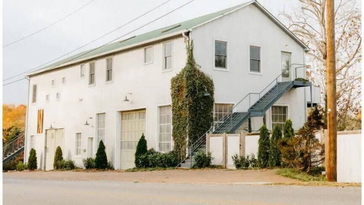 Cookeville House | Downtown Luxe Modern Home