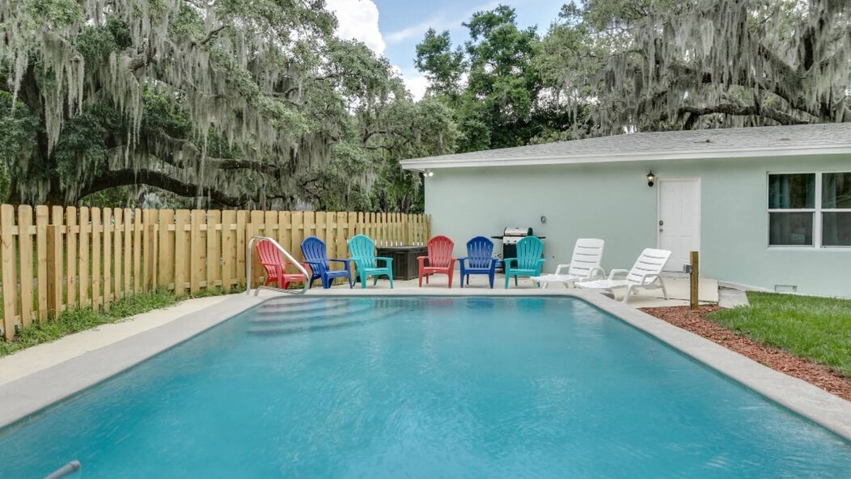 Historic Downtown Melbourne House | Downtown Melbourne 4 King/3Bath Pool Sleeps 12-20