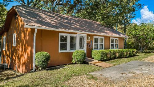 Mentone House | Downtown Mentone - Baileys Bungalow
