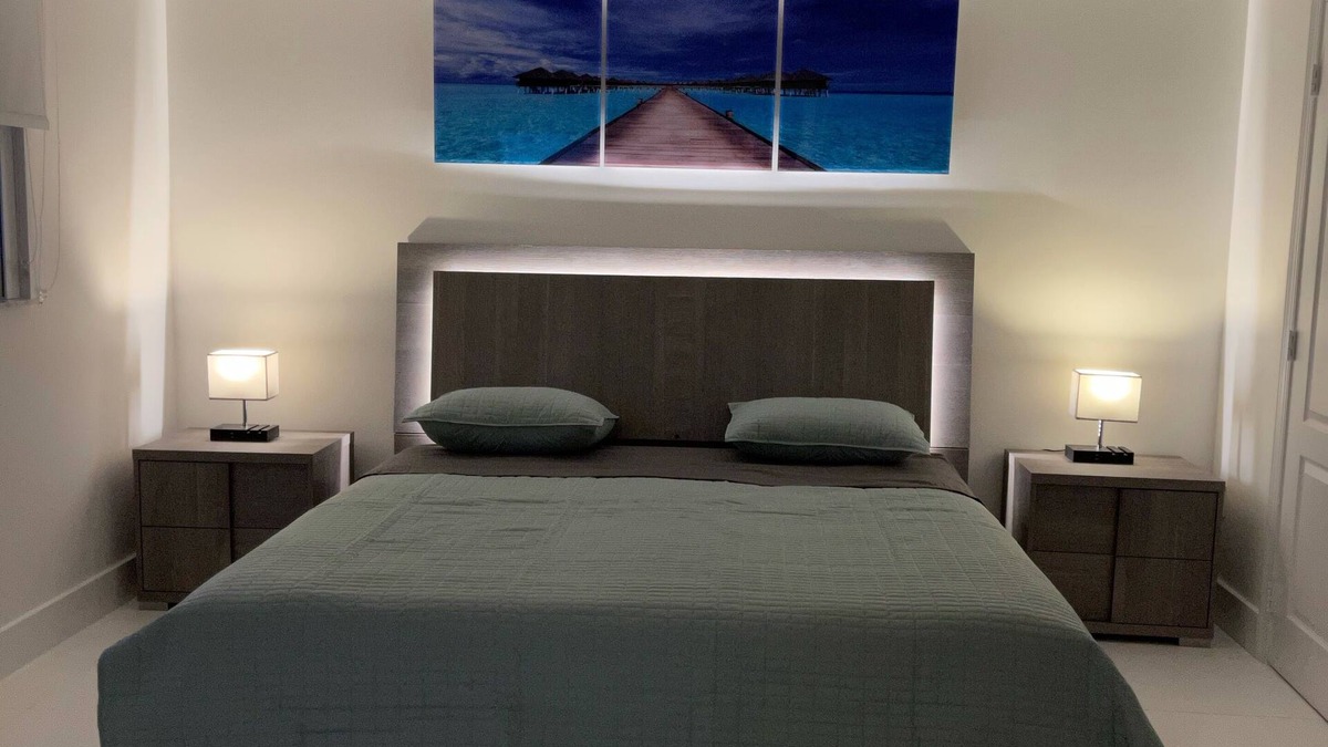 Brickell Apartment | Downtown Miami Brickell Bay & Pool View 4 Bedrooms