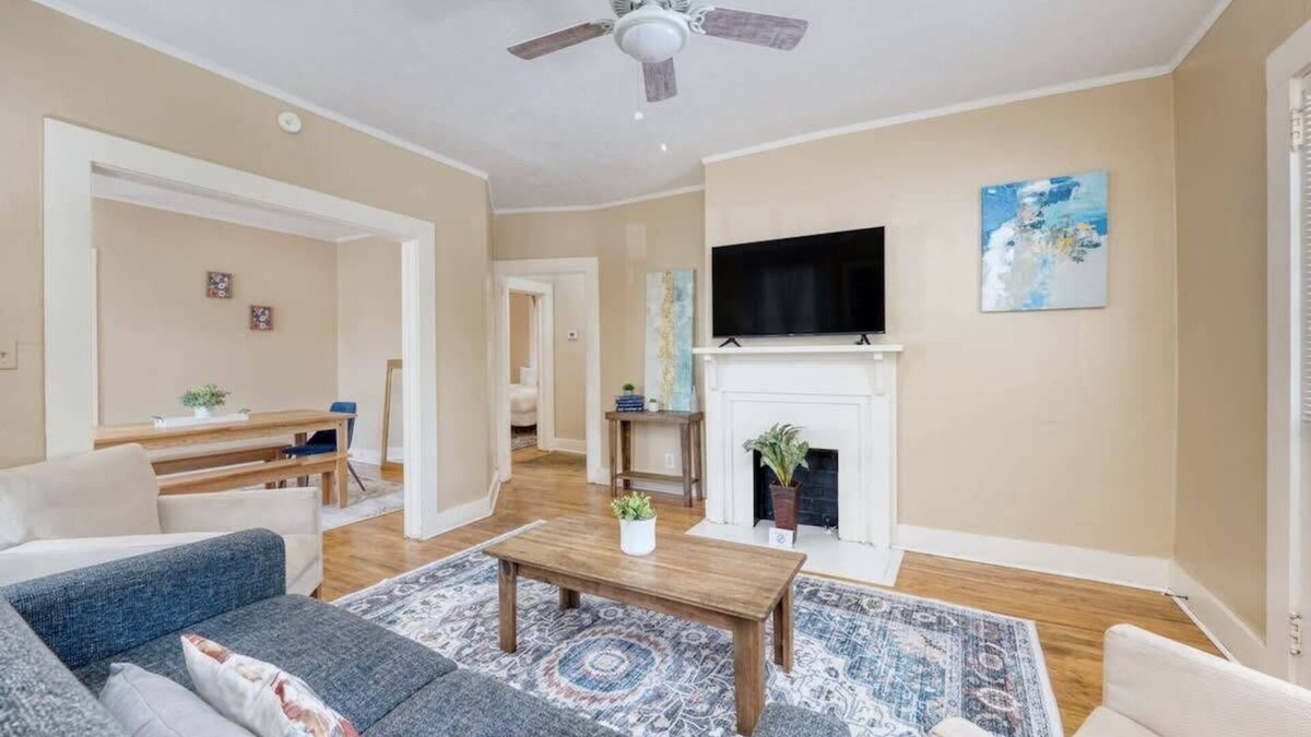 Columbus House | Downtown, Mins to Lakebottom Park-Our Midtown Nook