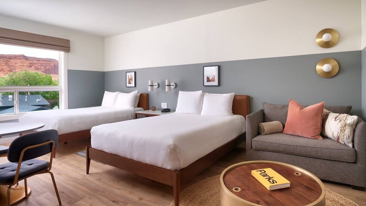 Moab Hotel | Downtown Moab Getaway Starts Here | Ideal For Family Stay | Pool & Free Parking
