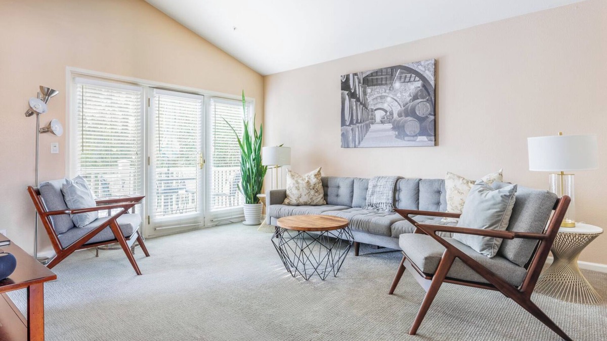 Napa Condo | Downtown Napa! Unit D Walk to Everything!