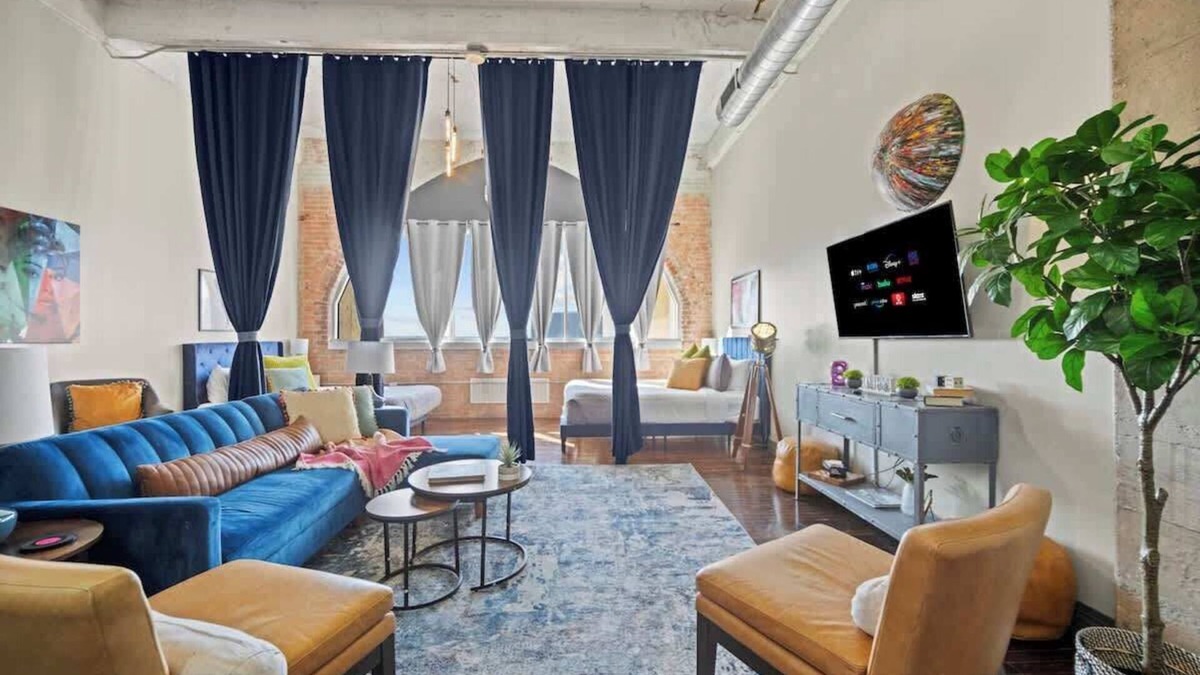Downtown Dallas Apartment | Downtown Penthouse Close to Convention Center