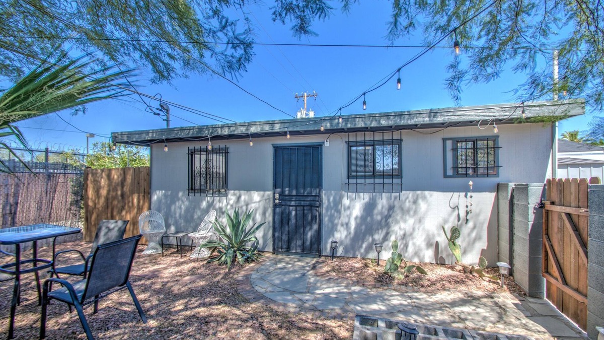 Garfield House | Downtown Phoenix Bungalow - Garfield. Dog Friendly