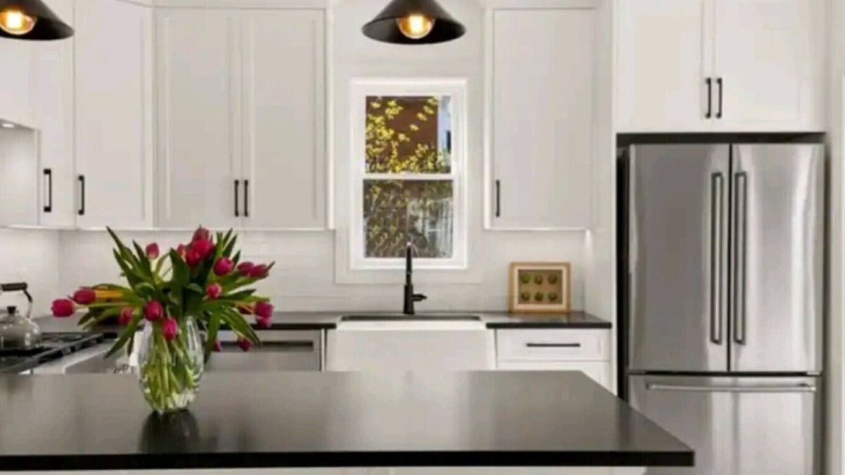 Prince Edward House | Downtown Picton, 3 bedroom.
